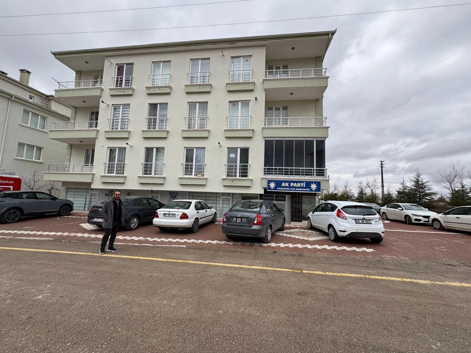 GÜZELYURT KAYMAKAMLIK KARŞISINDA SATILIK 2+1 DAİRE