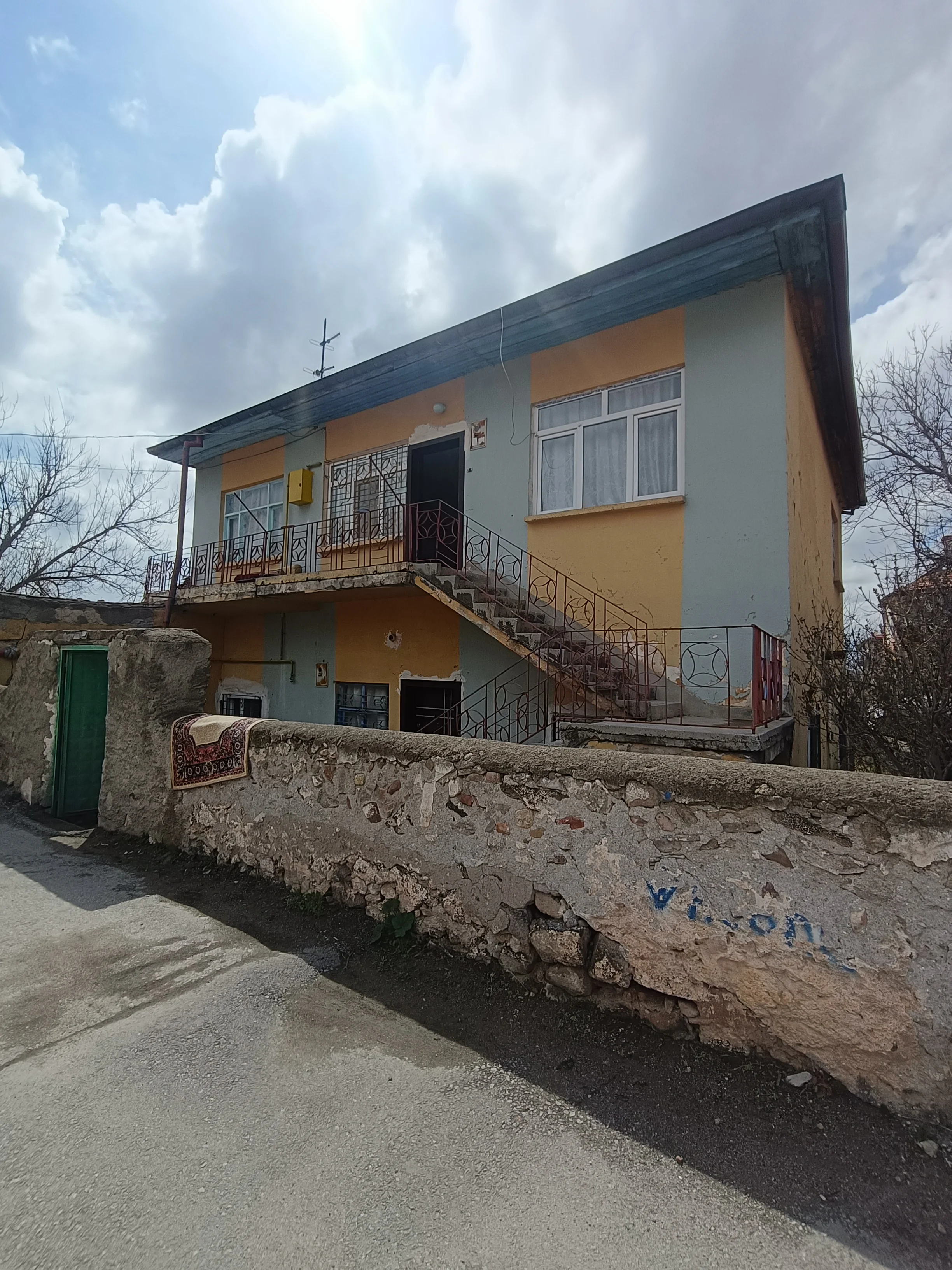 İKİ KATLI BAHÇELİ MÜSTAKİL