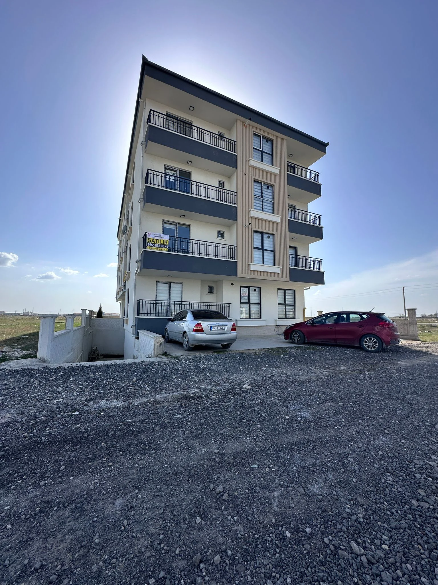 ARATOL BAHÇELİ'DE LÜKS EŞYALI GENİŞ AİLE APARTMANINDA 1+1 DAİRE