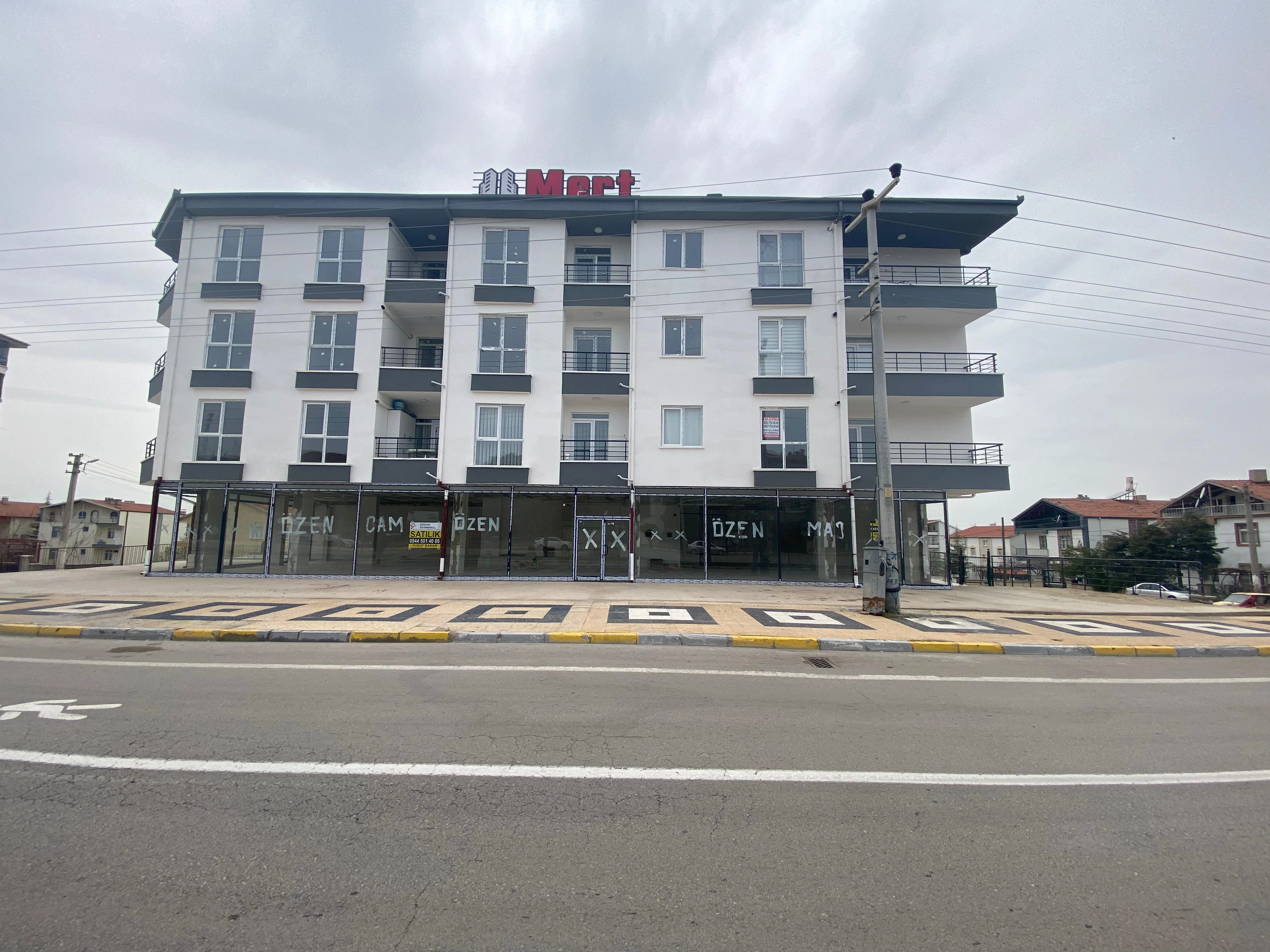 NEVŞEHİR CADDESİNDE 225 M2  SATILIK DÜKKAN