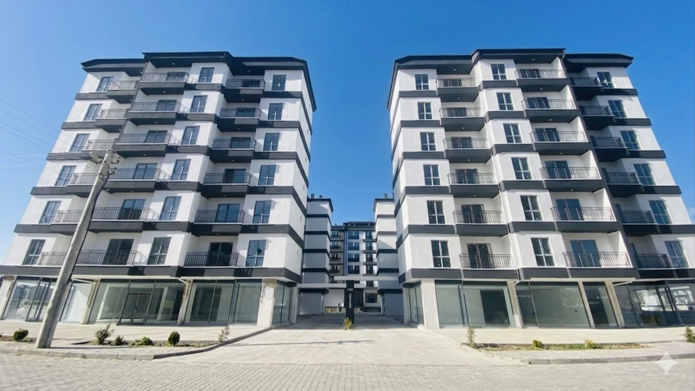 Tacin'de Site İçi Satılık 1+1 Daire